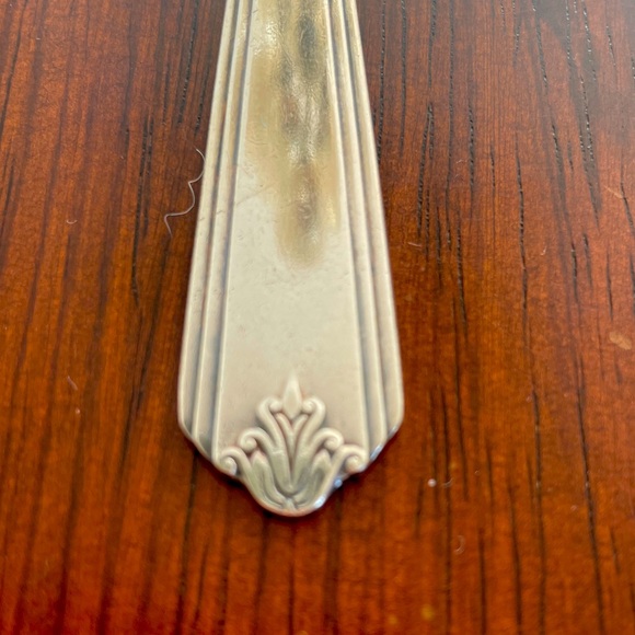 Rogers 1881 Silver Serving Set - Picture 6 of 7